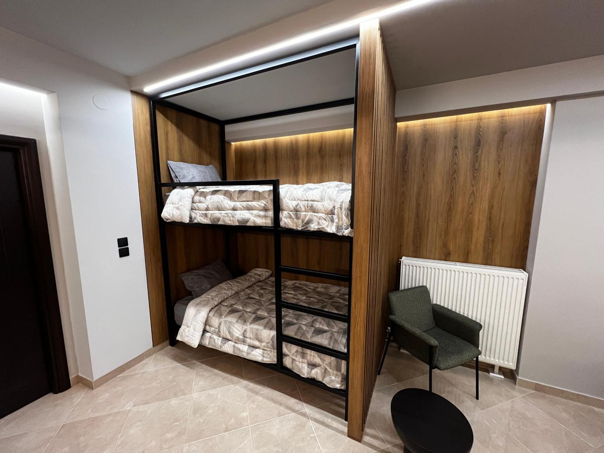 Suite Rooms -Fine Living Βεύη Εξωτερικό φωτογραφία